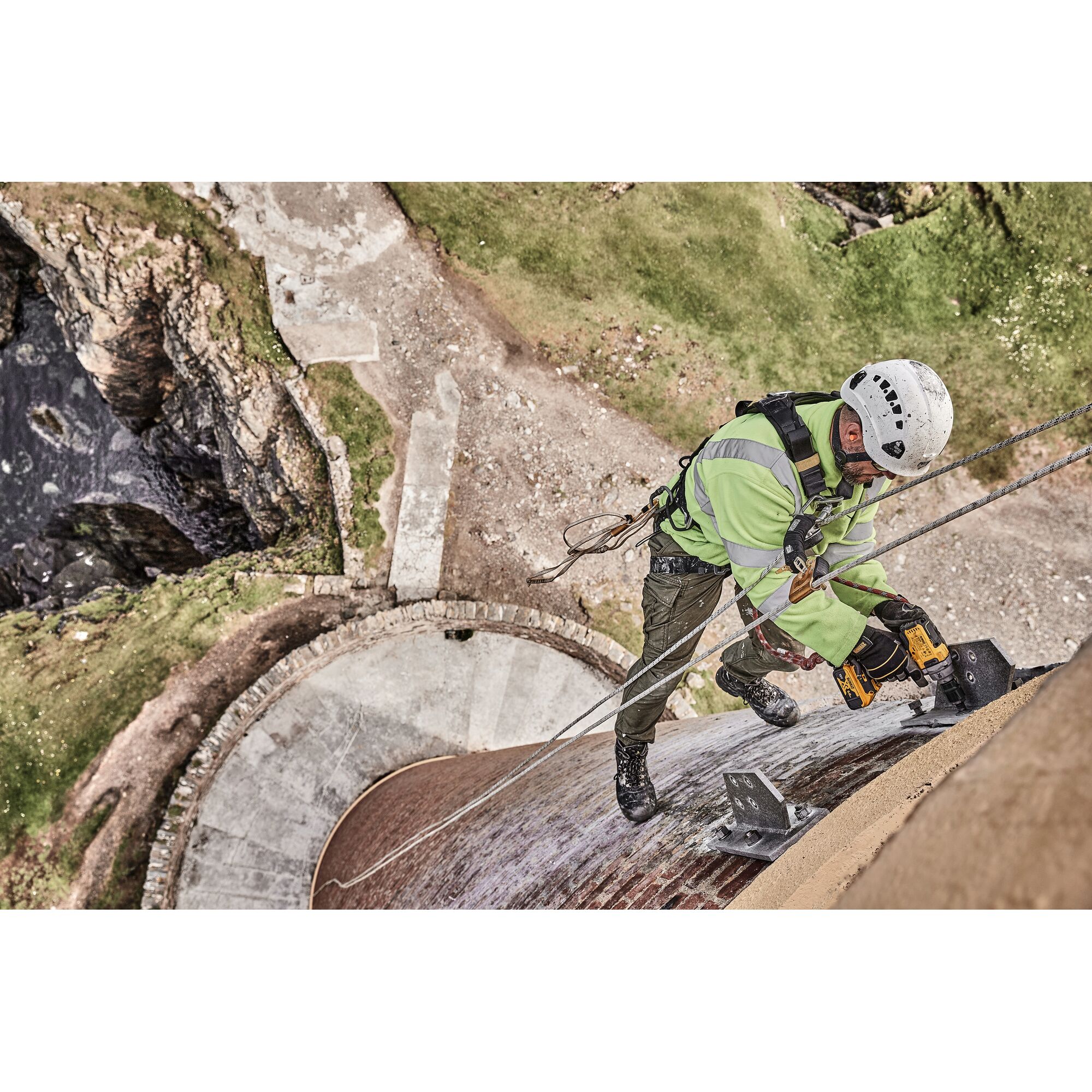 Máy vặn bulong dùng pin mô-men xoắn cao nhỏ gọn 18V XR