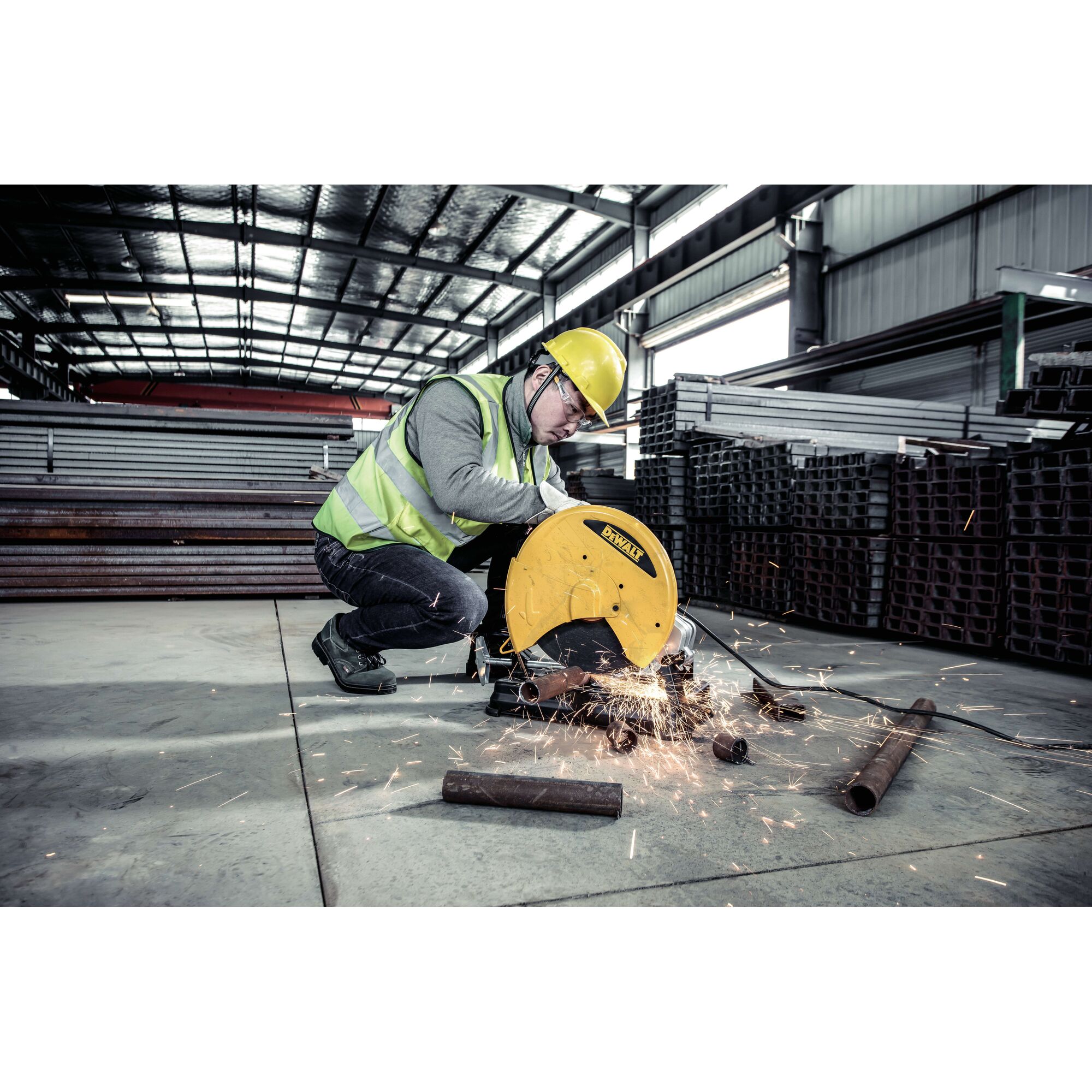 Máy cắt sắt 14 inch 2300W