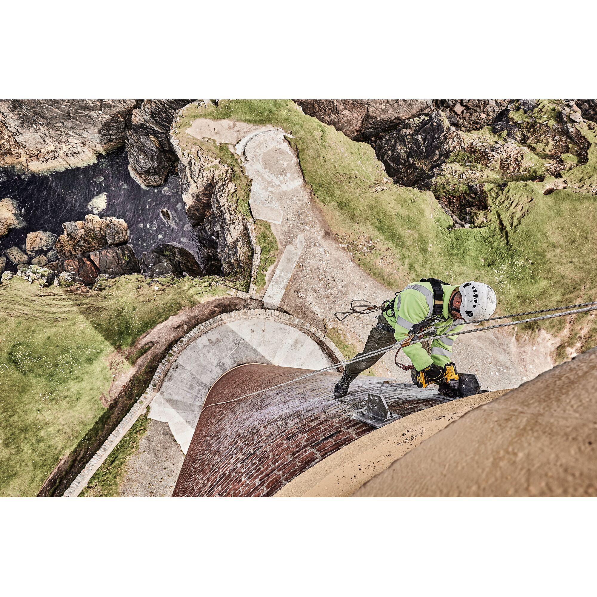 Máy vặn bulong dùng pin mô-men xoắn cao nhỏ gọn 18V XR