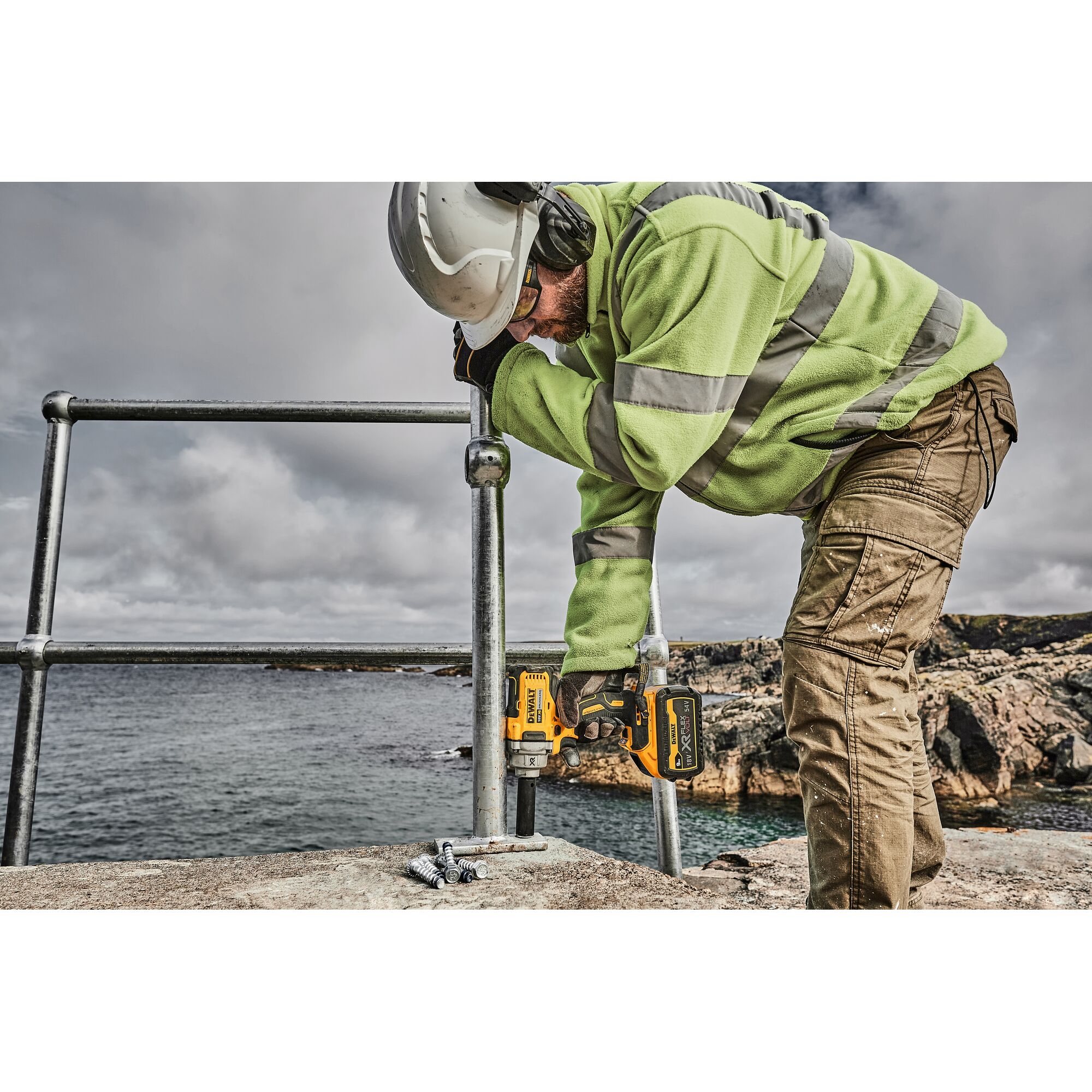 Máy vặn bulong dùng pin mô-men xoắn cao nhỏ gọn 18V XR