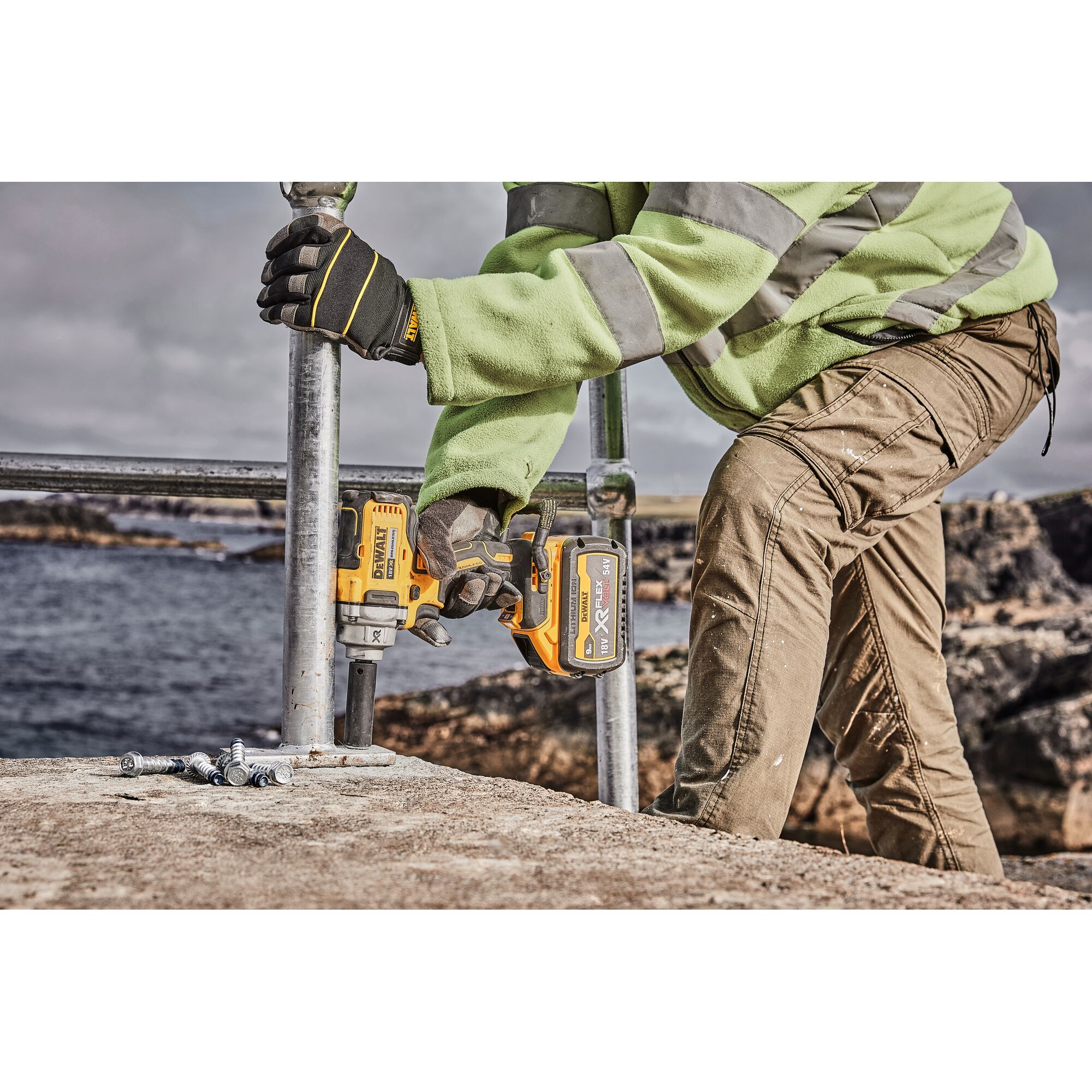 Máy vặn bulong dùng pin mô-men xoắn cao nhỏ gọn 18V XR