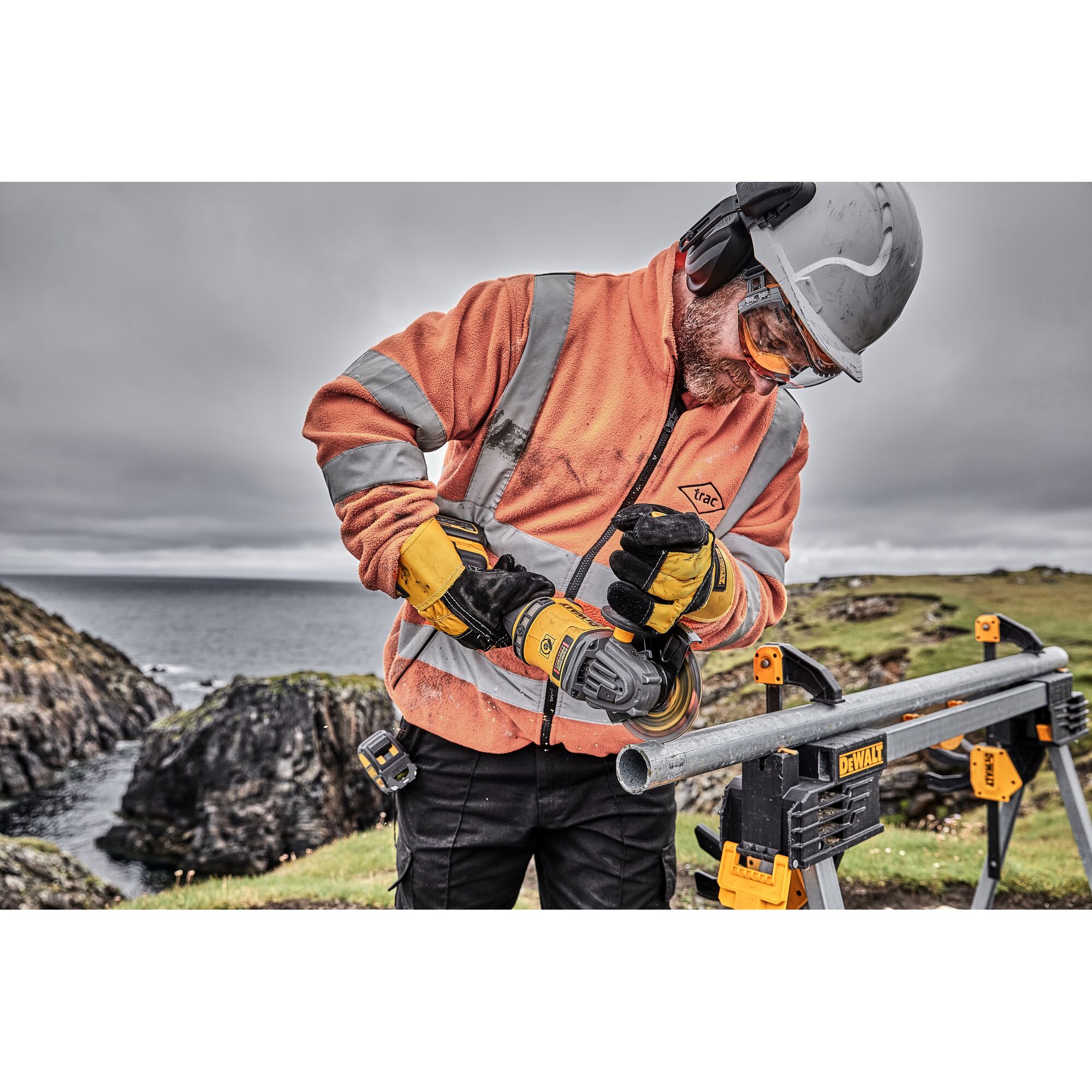 Máy mài góc 5 inch 60V MAX FLEXVOLT có công tắc kích hoạt (Pin 9Ah)