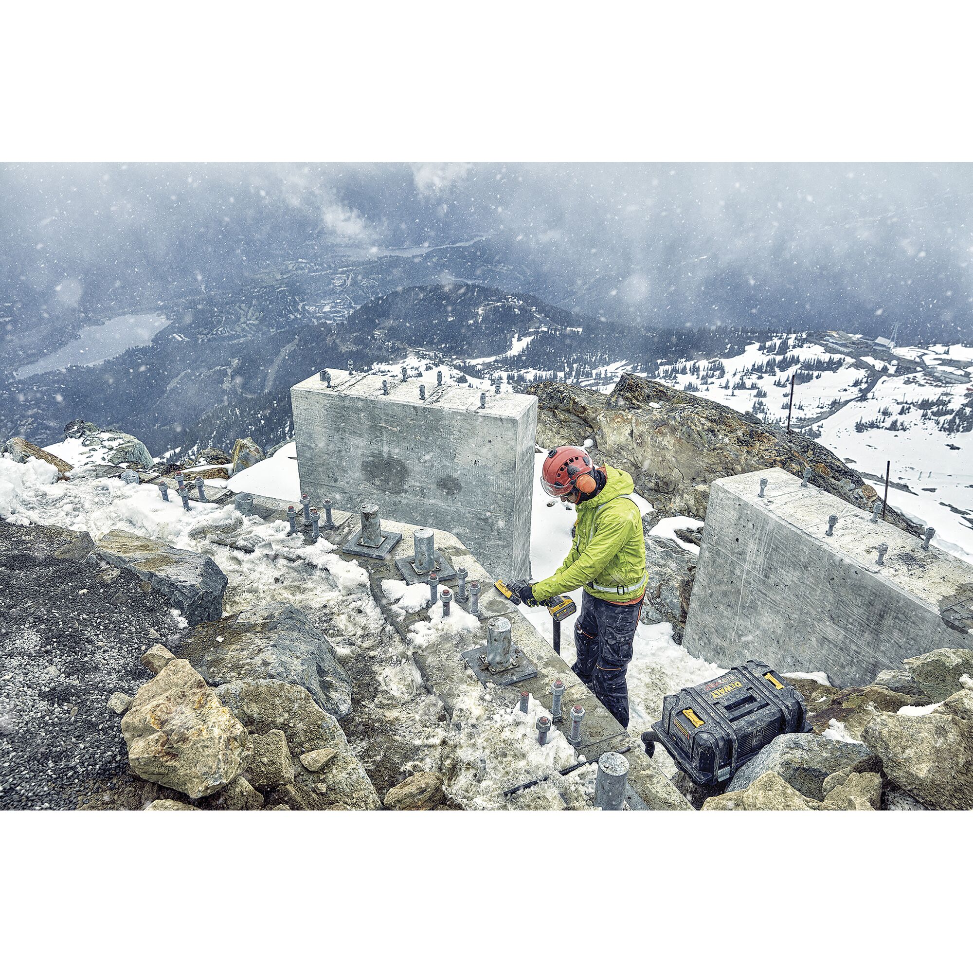 Máy mài góc 5 inch 60V MAX FLEXVOLT có công tắc kích hoạt (Pin 9Ah)