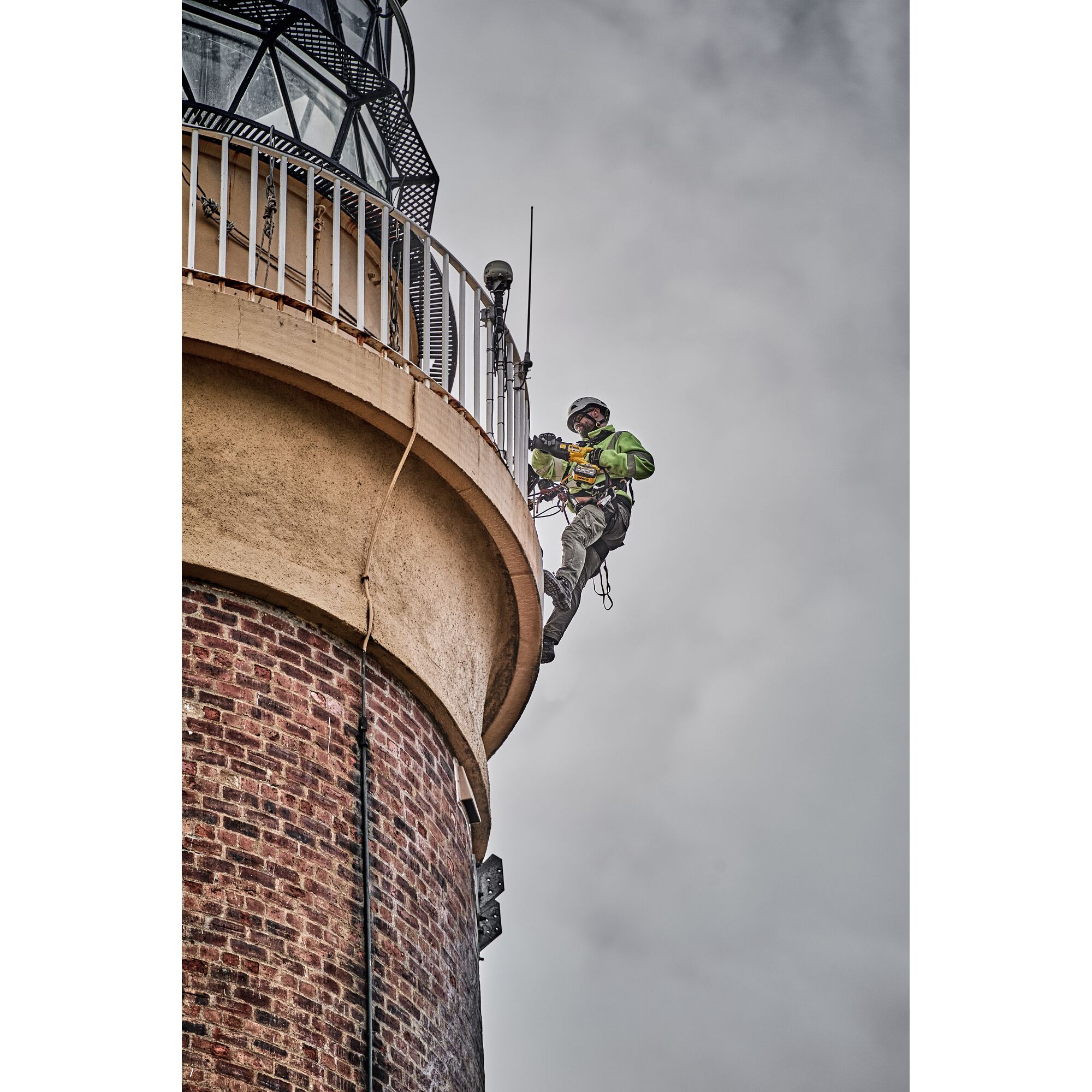 Máy cưa kiếm dùng pin 60V MAX FLEXVOLT (Pin 9Ah)