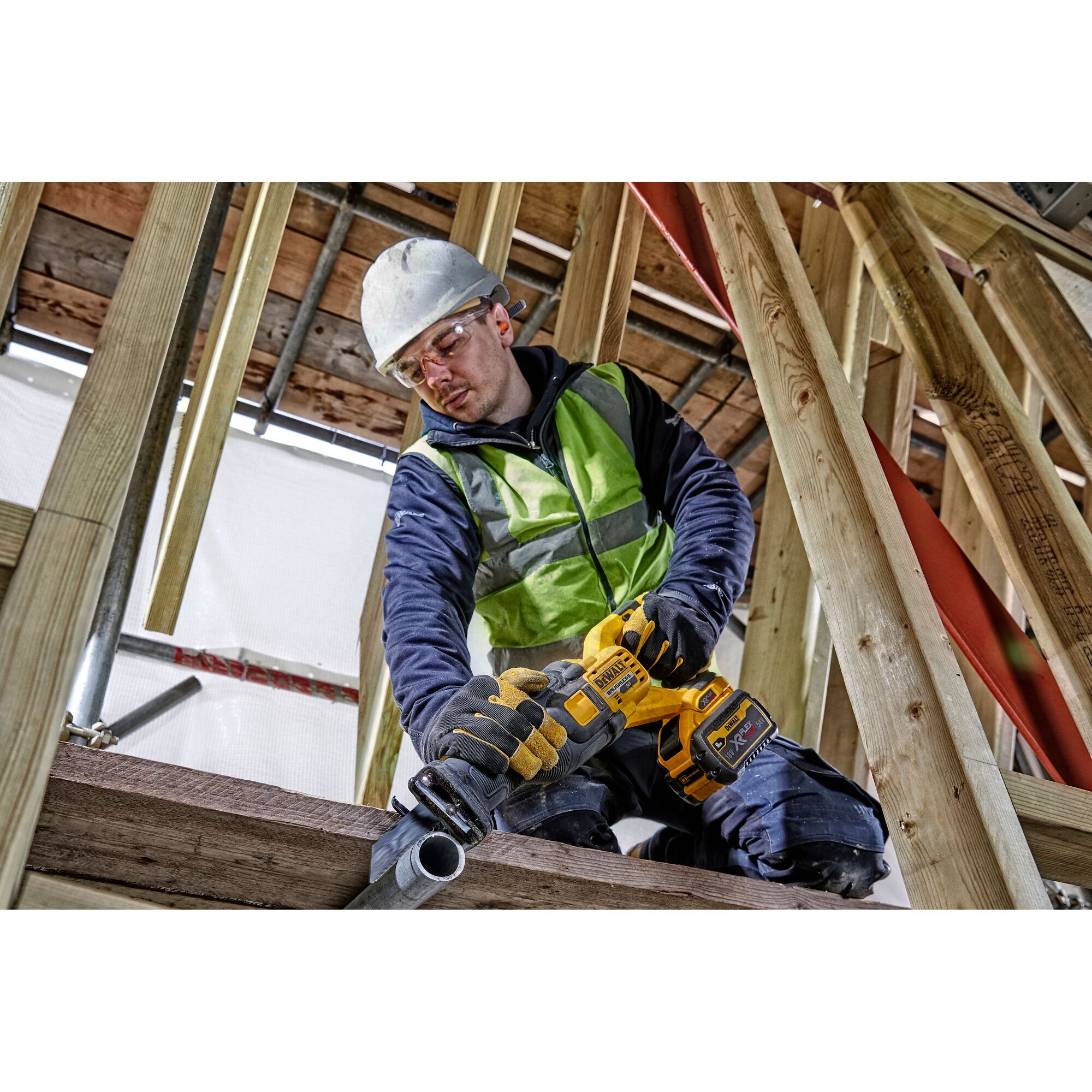 Máy cưa kiếm dùng pin 60V MAX FLEXVOLT (Pin 9Ah)