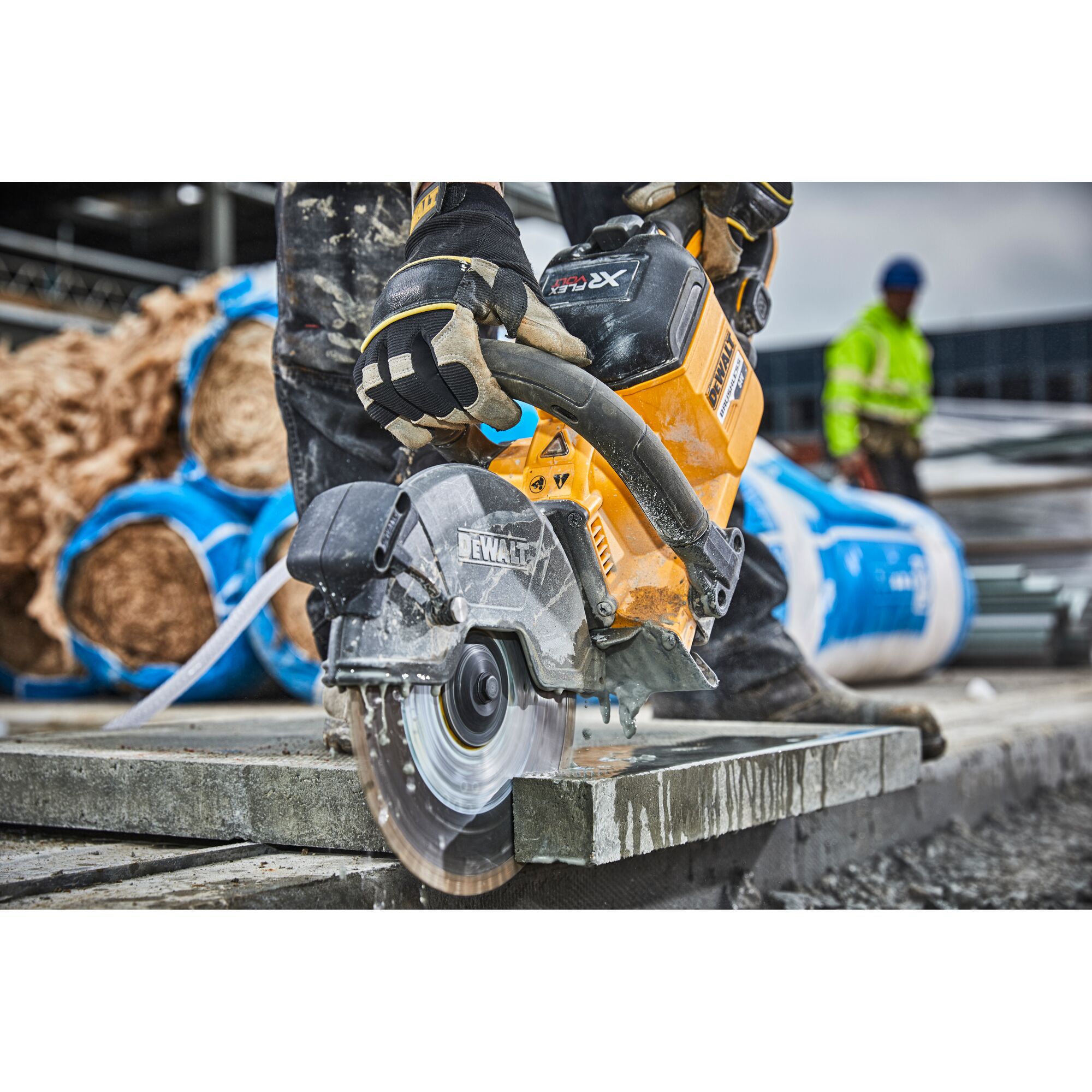 Máy cắt bê tông 54V XR FLEXVOLT 230mm - Thân máy