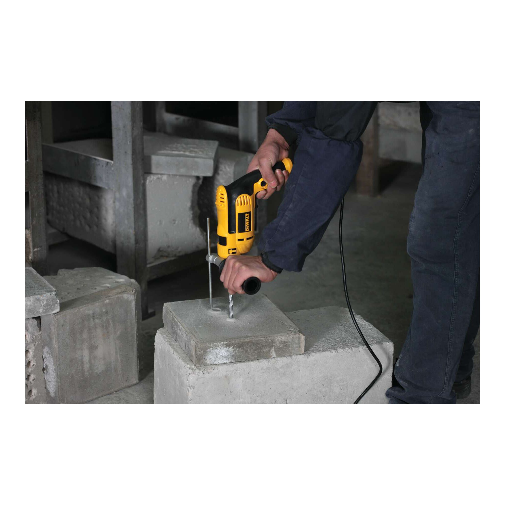 Máy khoan động lực 650W 13mm